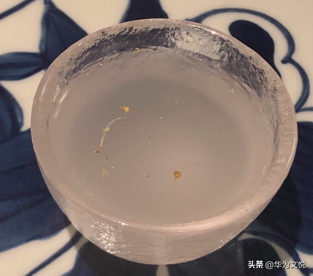 The food cooked with wine has a unique taste and benefits the health of