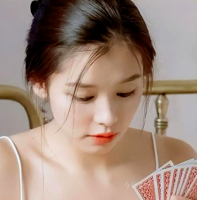 The pure desire girl is skilled in postures and is having sex with Wang