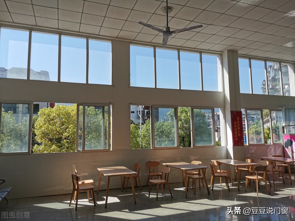 Close the balcony and replace the window with the inner window?Or open