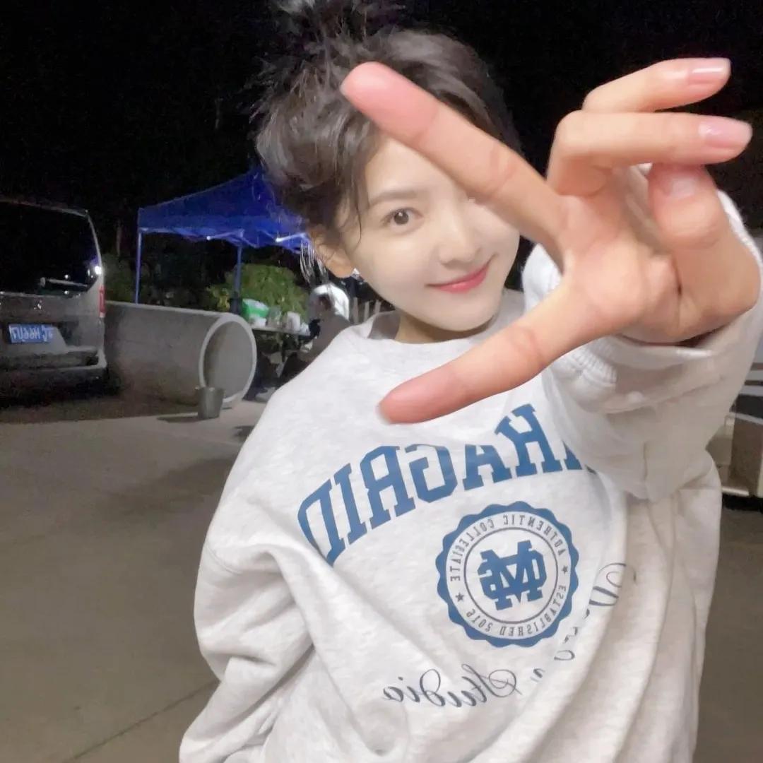 Zhang Ruonan A girl with a "first love face" full of vitality, the