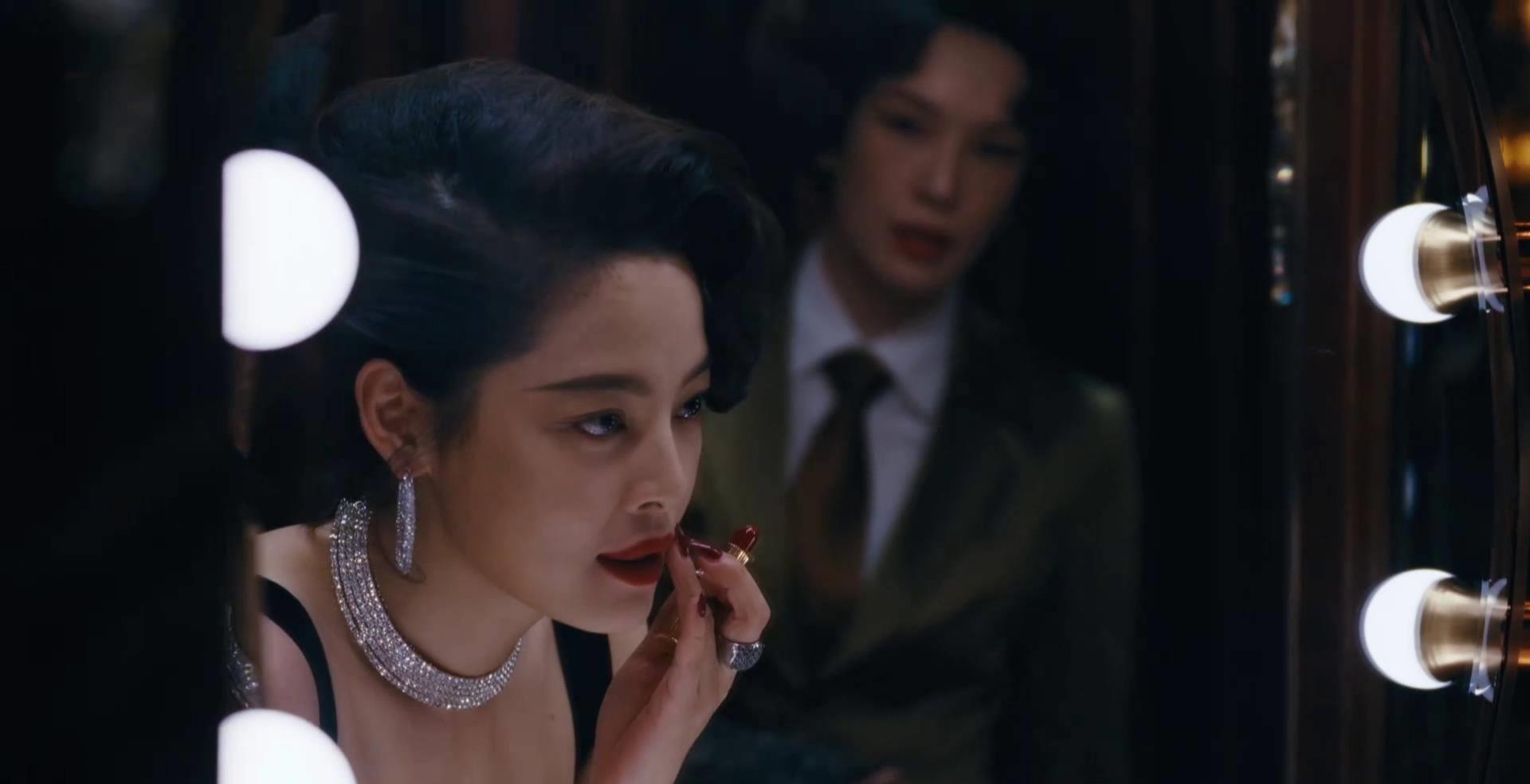 In "Flowers", Wong Kar-Wai doesn't let Xin Zhilei and Hu Ge look into ...