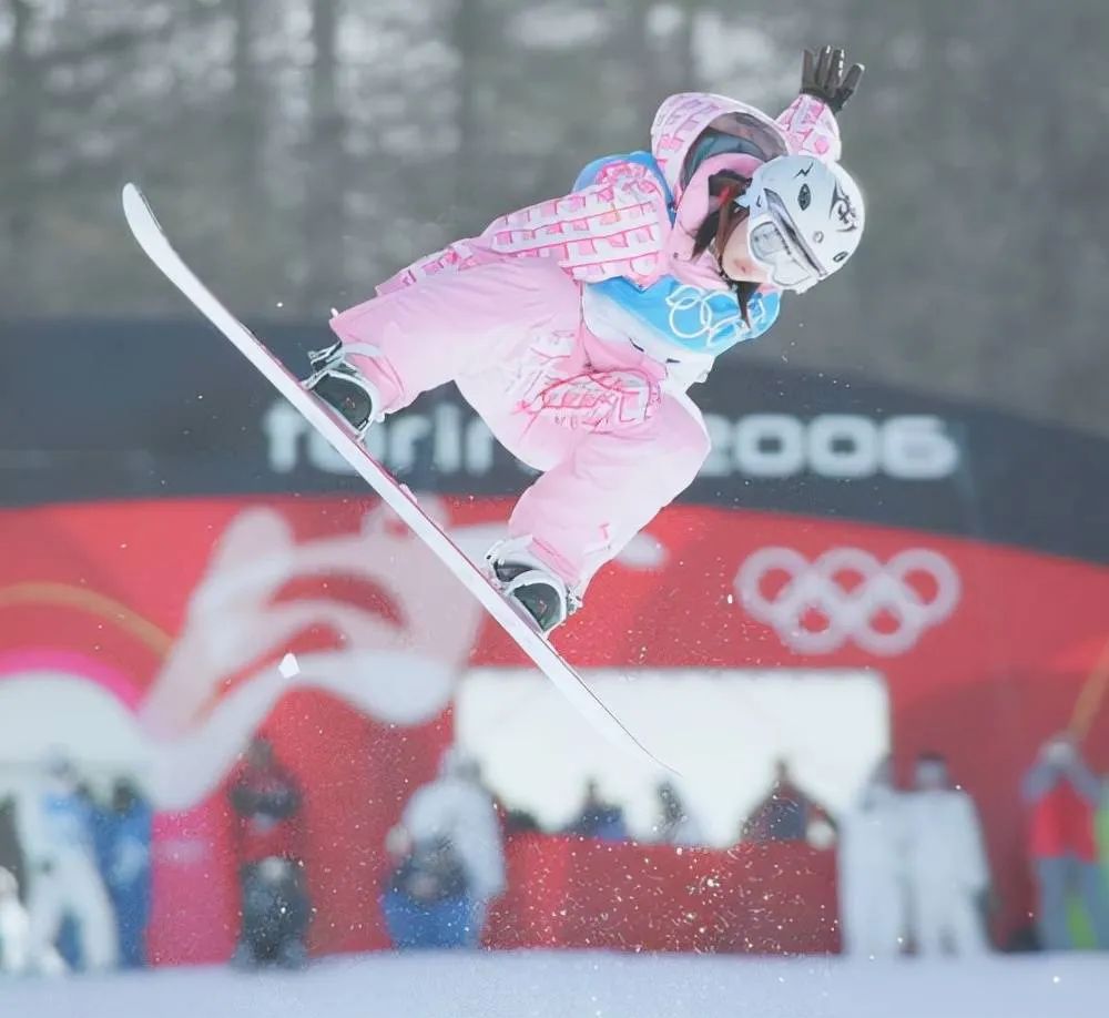 The Japanese genius ski girl fell off the altar and became a call girl ...