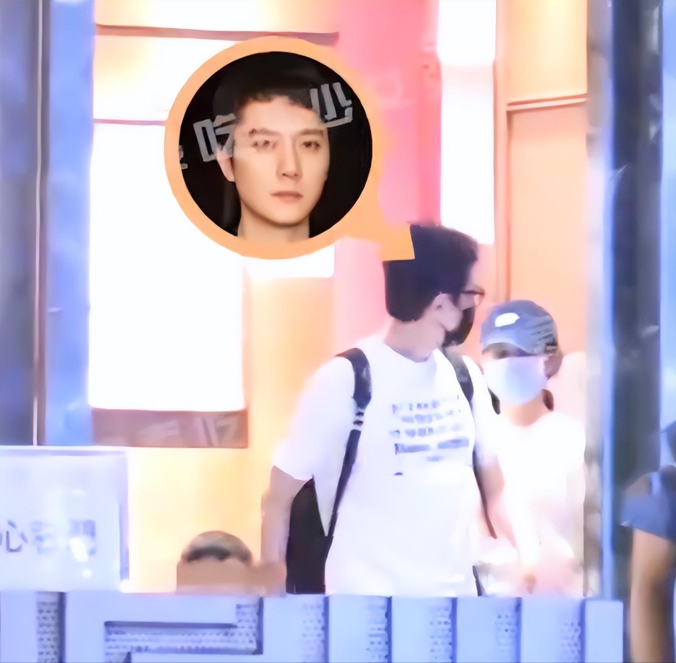 Suspected compound? Feng Shaofeng and Zhao Liying took their children ...