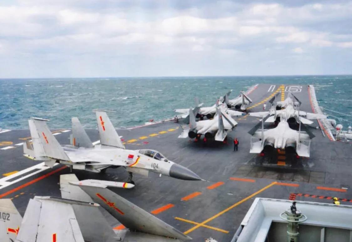 Why do aircraft carriers like to park their decks? iNEWS