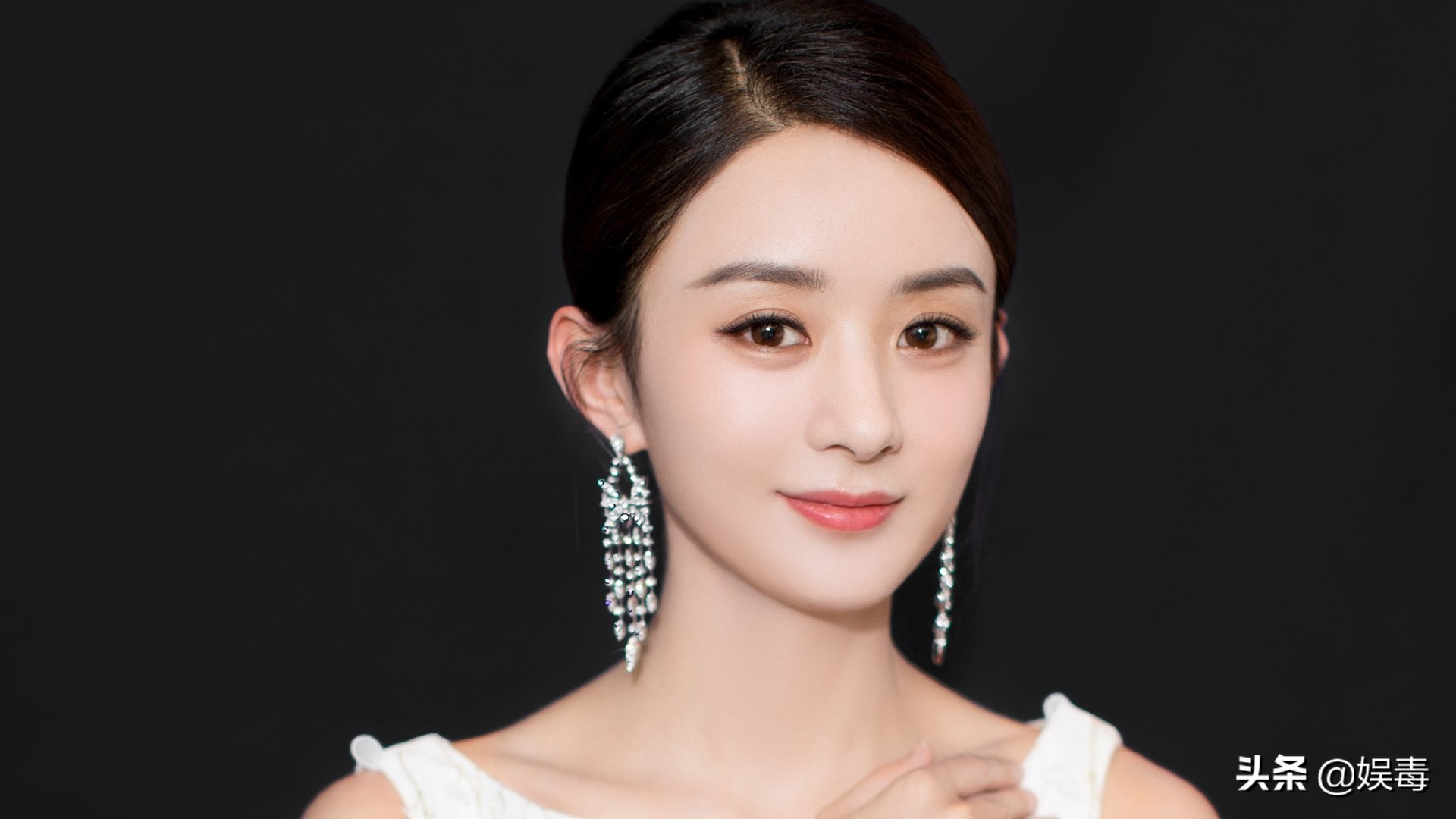 How beautiful are the eyes of female stars?Yang Mi's peach eyes, Liu