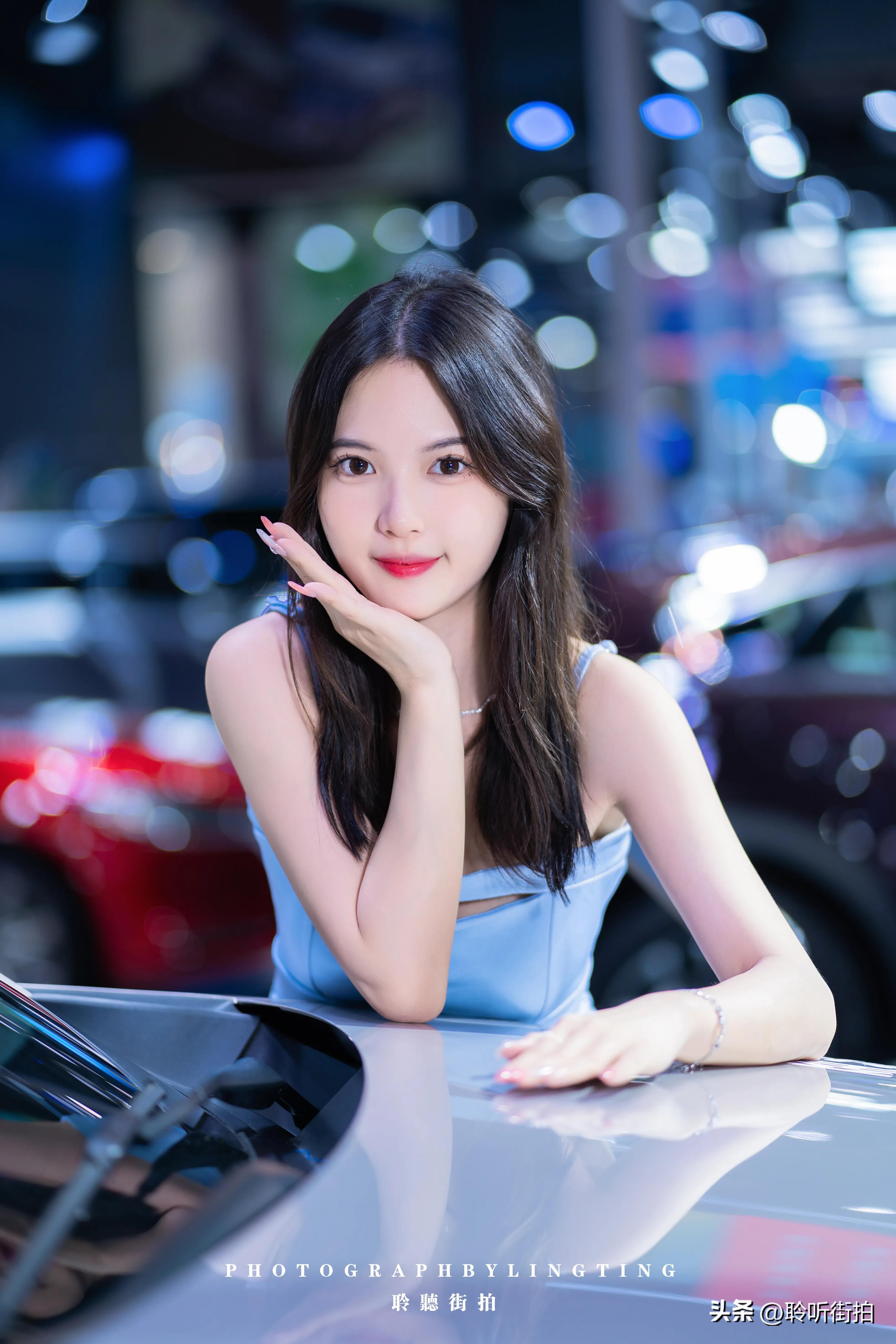 Auto show car model Erin iNEWS