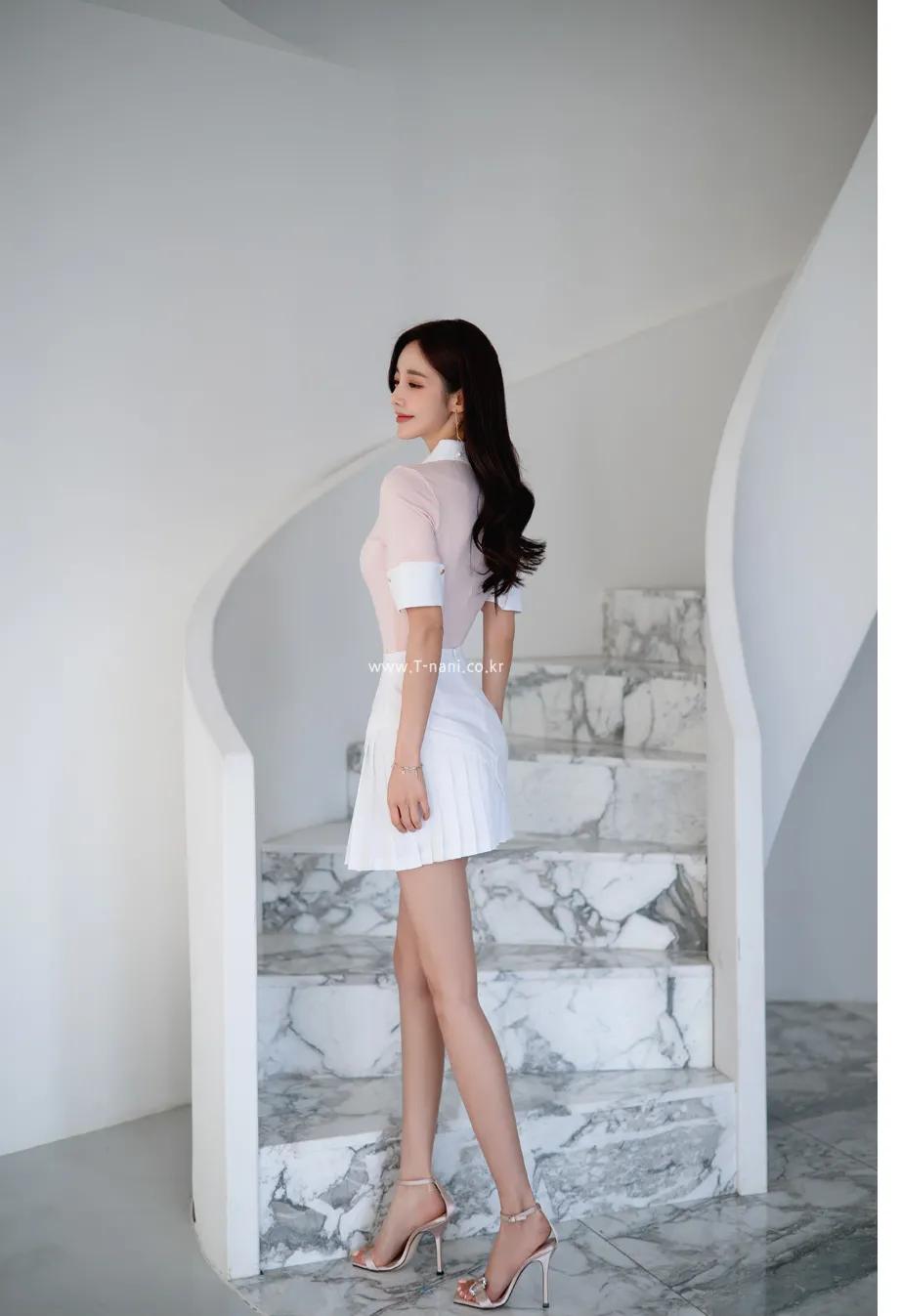 Korean model Son Yoon-joo selects high-quality beautiful pictures - iNEWS