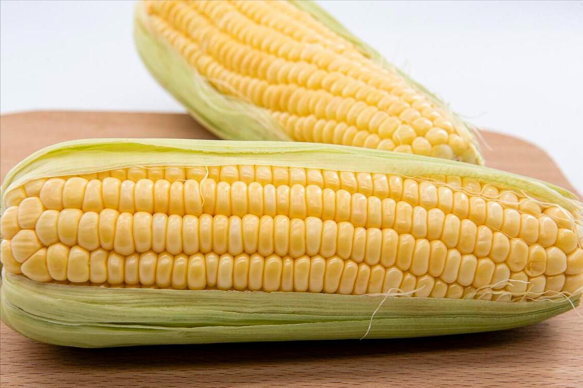 When cooking corn, don't just add water, experts will add 2 more, the ...