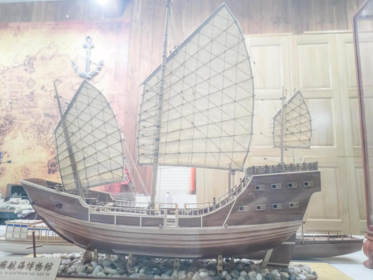 Zheng He and Columbus Revealing who discovered the truth of the New