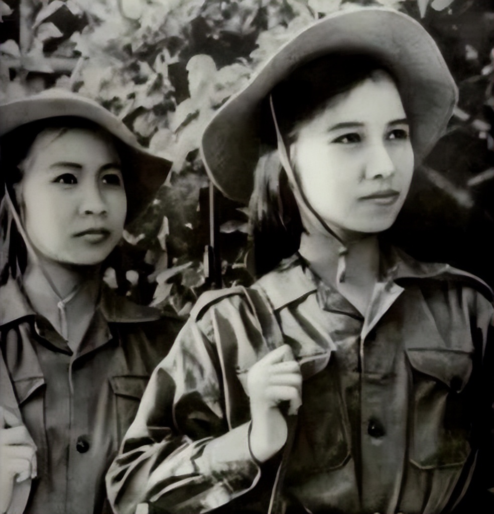 During the Vietnam War, Vietnamese female soldiers would take off their clothes directly when they were captured? What is the reason behind