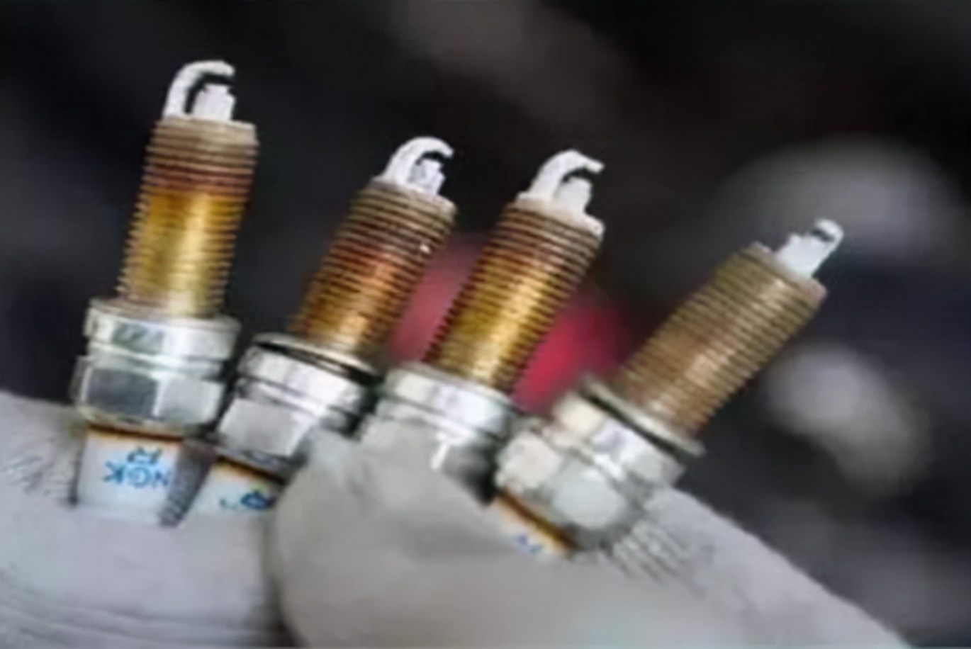 These problems in the car indicate that the spark plug should be