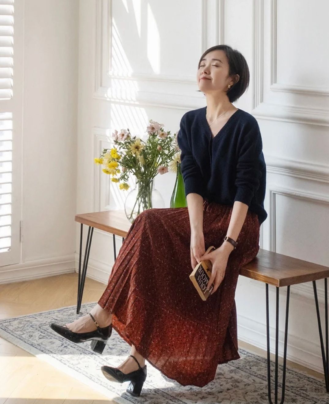 The principle for middleaged women to wear skirts in spring is "over