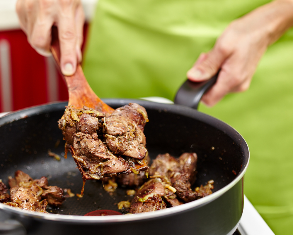 Are non stick pans toxic or carcinogenic can the coating still be used