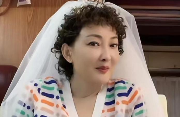 49-year-old Niu Li made a video and caused controversy!The face is ...