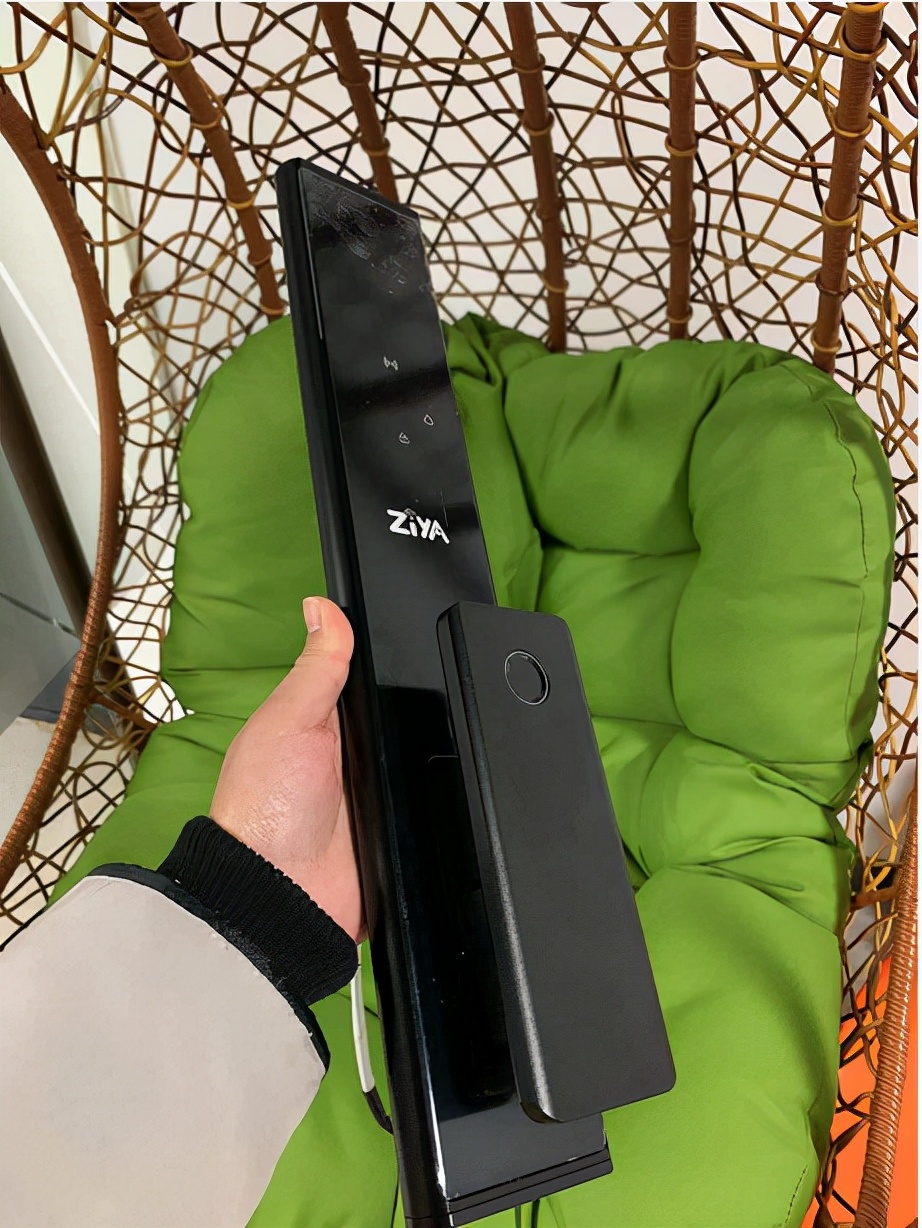 Is it better to choose fully automatic or semiautomatic home smart locks?which is safer iNEWS