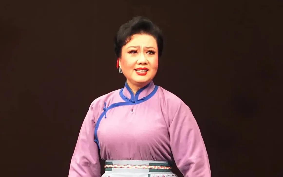 Model Opera is actually an innovation of Peking Opera. Now the actors ...