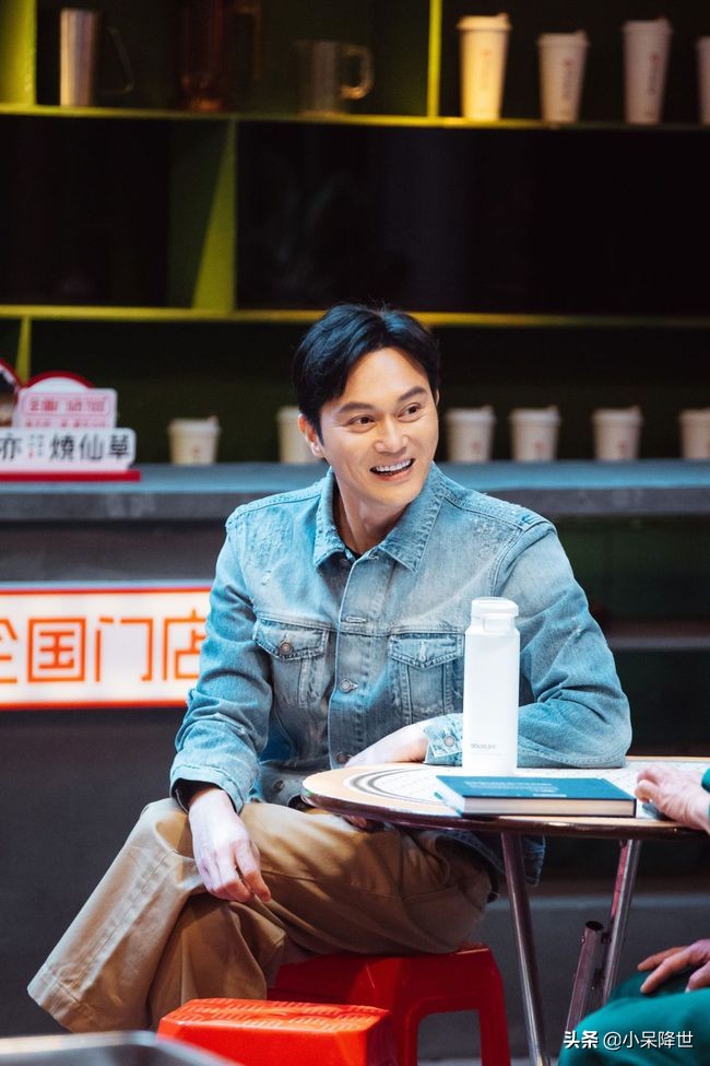 Zhang Zhilin said that he has not changed a makeup artist in 30 years ...