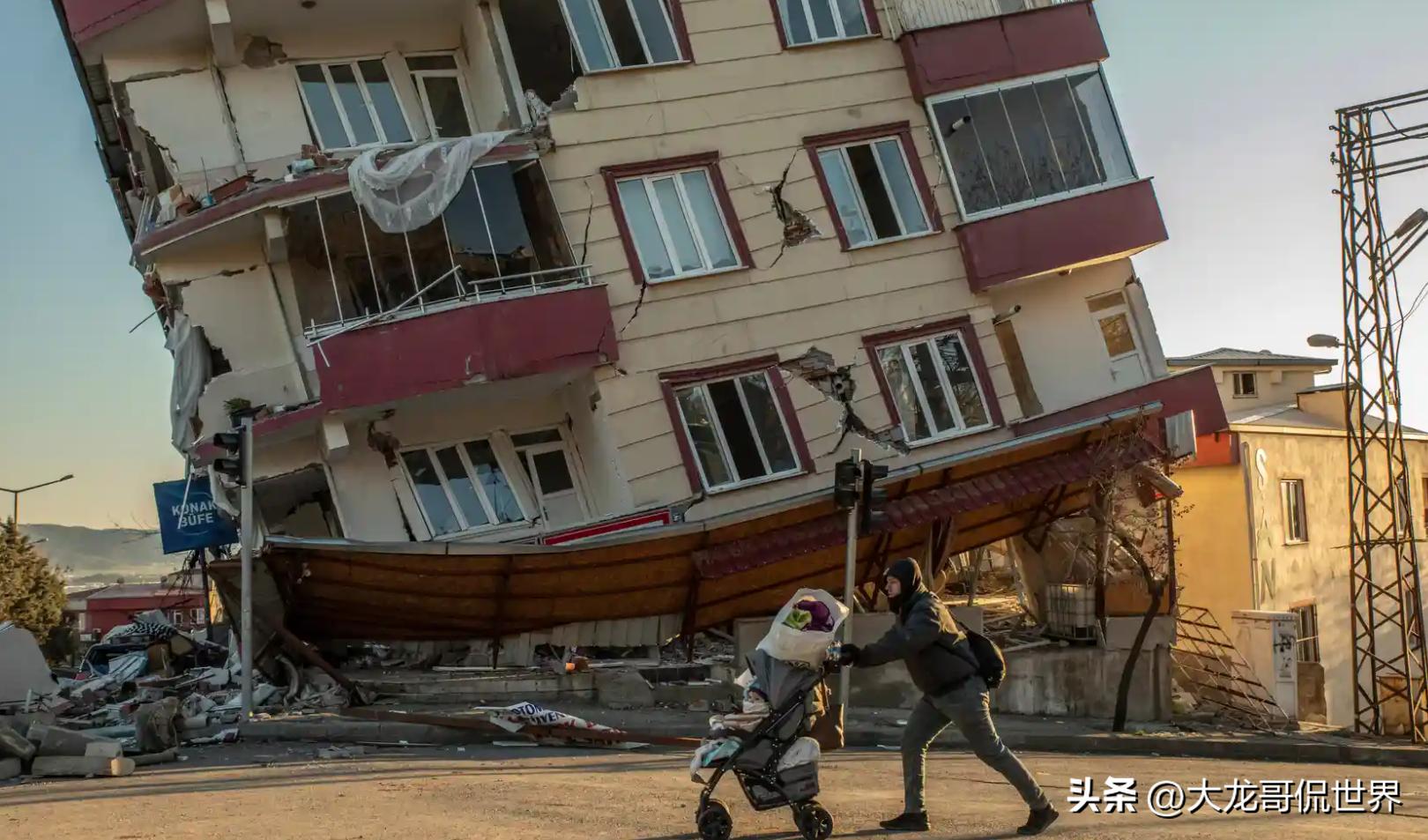 There is little hope of finding survivors in Turkey, and the smell of