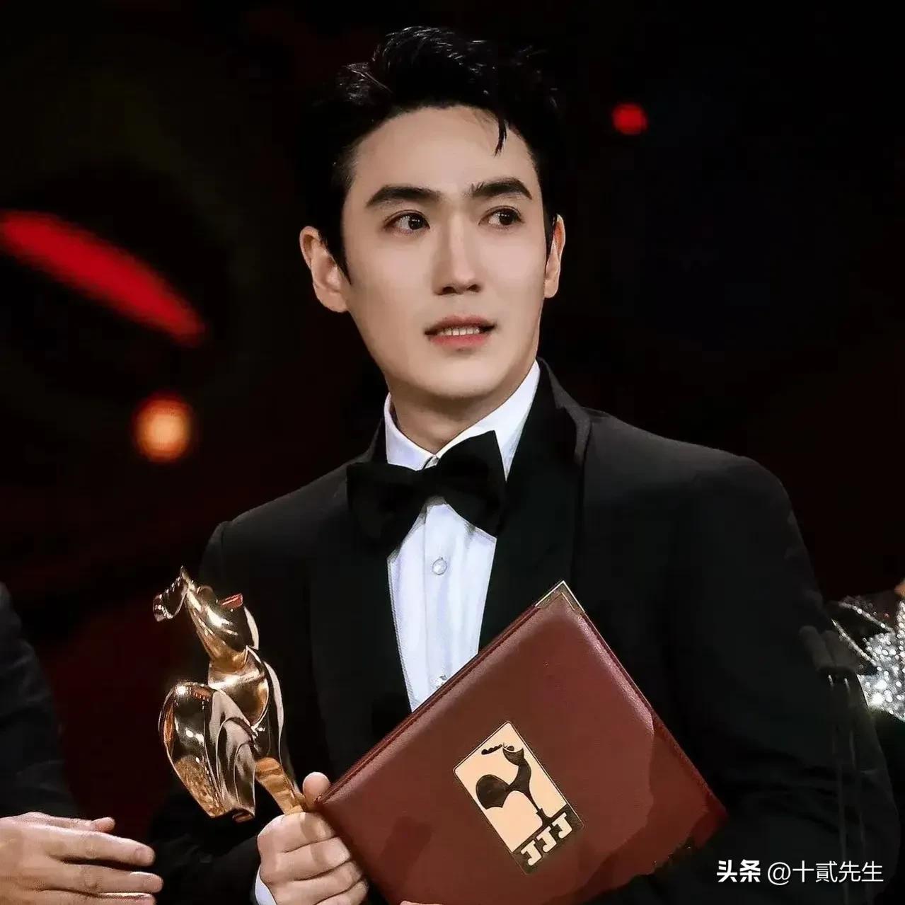 All 15 judges of the 35th Golden Rooster Awards voted for Zhu Yilong ...