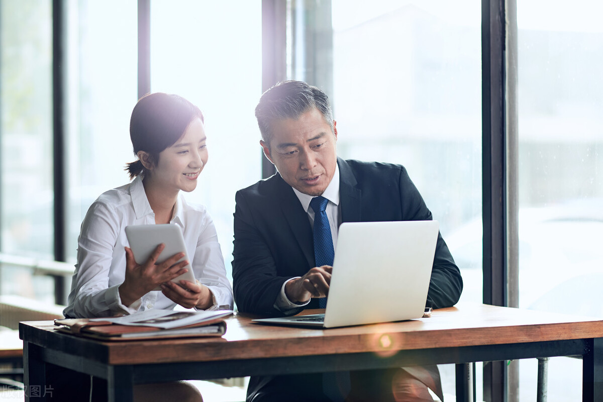 What Does It Mean When The Leader Asks Colleagues To Attend A Meeting