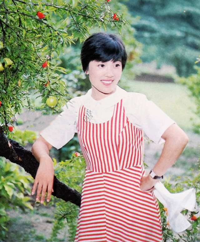 Zhang Jinling and Song Chunli are both 72 years old, but their status ...