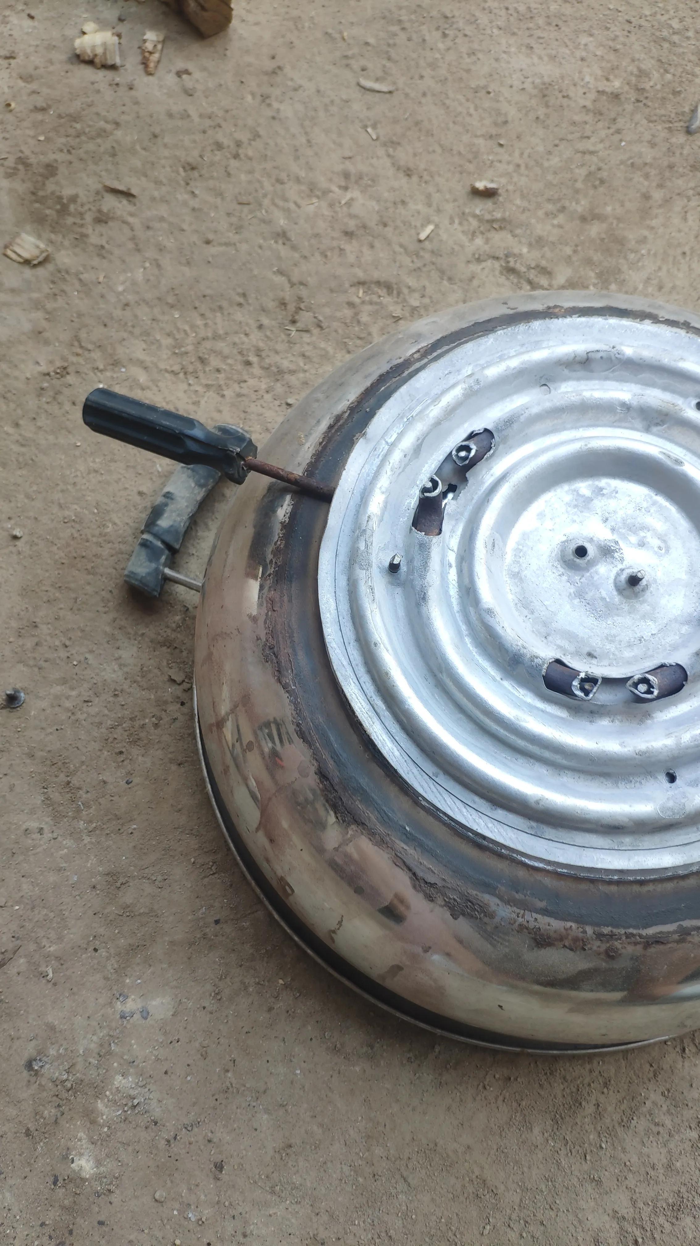 How to remove the base of the integrated electric cooker, and how to