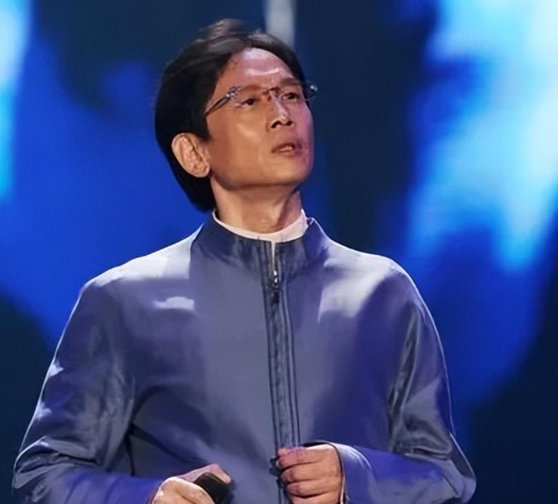 After suppressing Li Zongsheng and Zhou Huajian for many years, he is ...