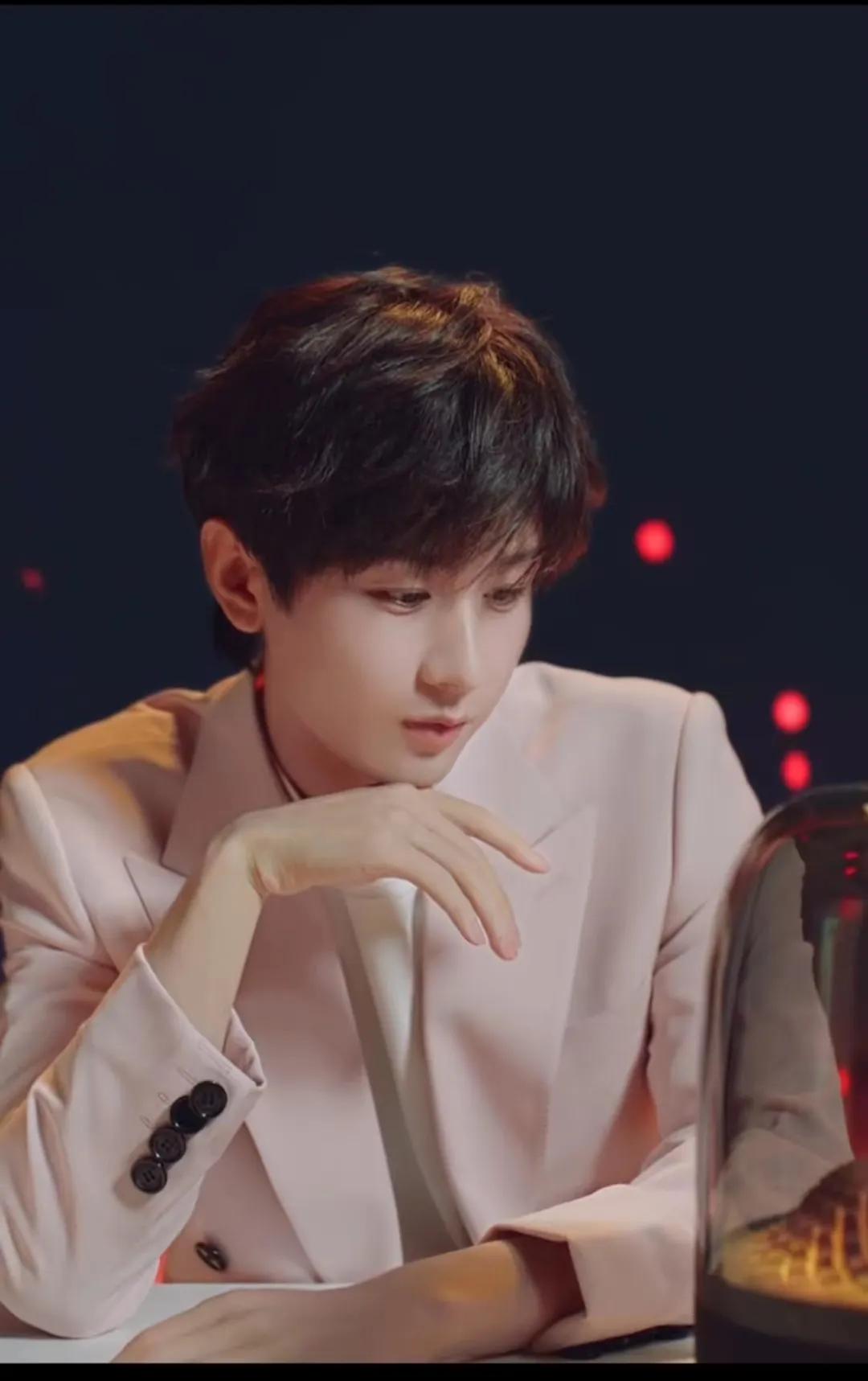 "Cheng Yi: Dedicated to acting for ten years, won the respect and love ...