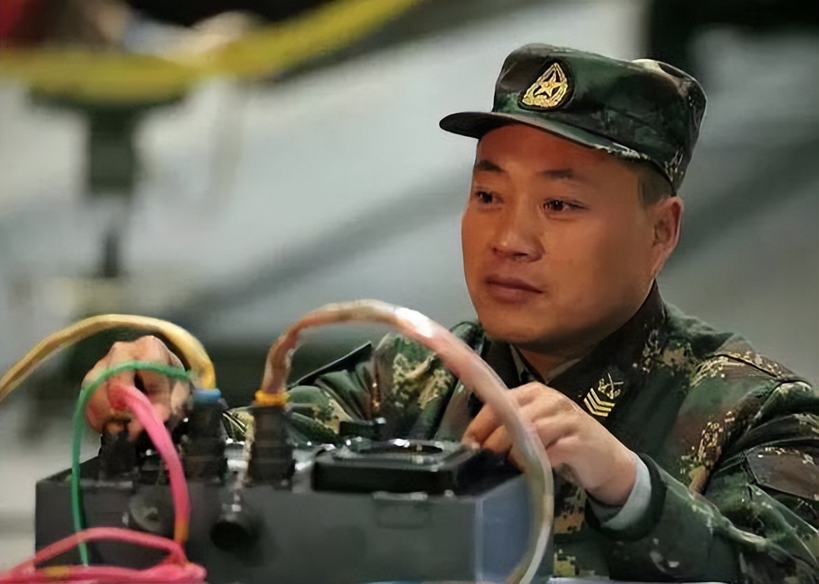 The King of Rockets: The Story of First Sergeant Guo Yafei - iNEWS