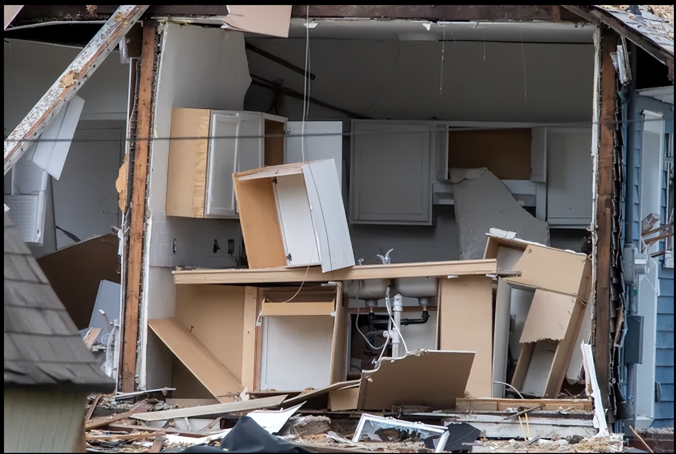 Indiana home explosion kills 3, damages dozens iNEWS