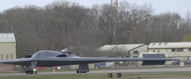 B2 strategic bomber: How does it achieve stealth while traveling ...