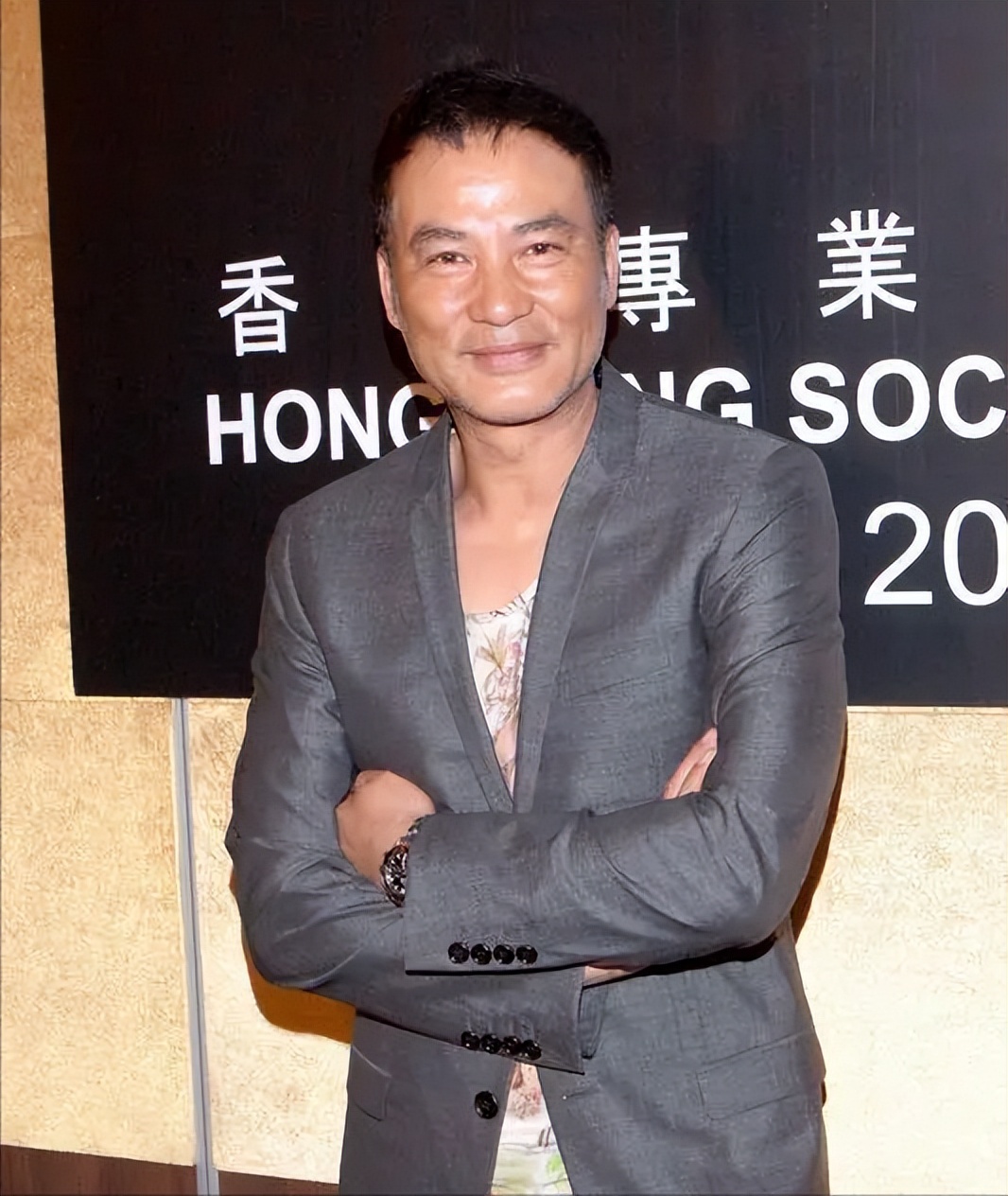 Famous actor Simon Yam: He didn't want children because of love, and he ...
