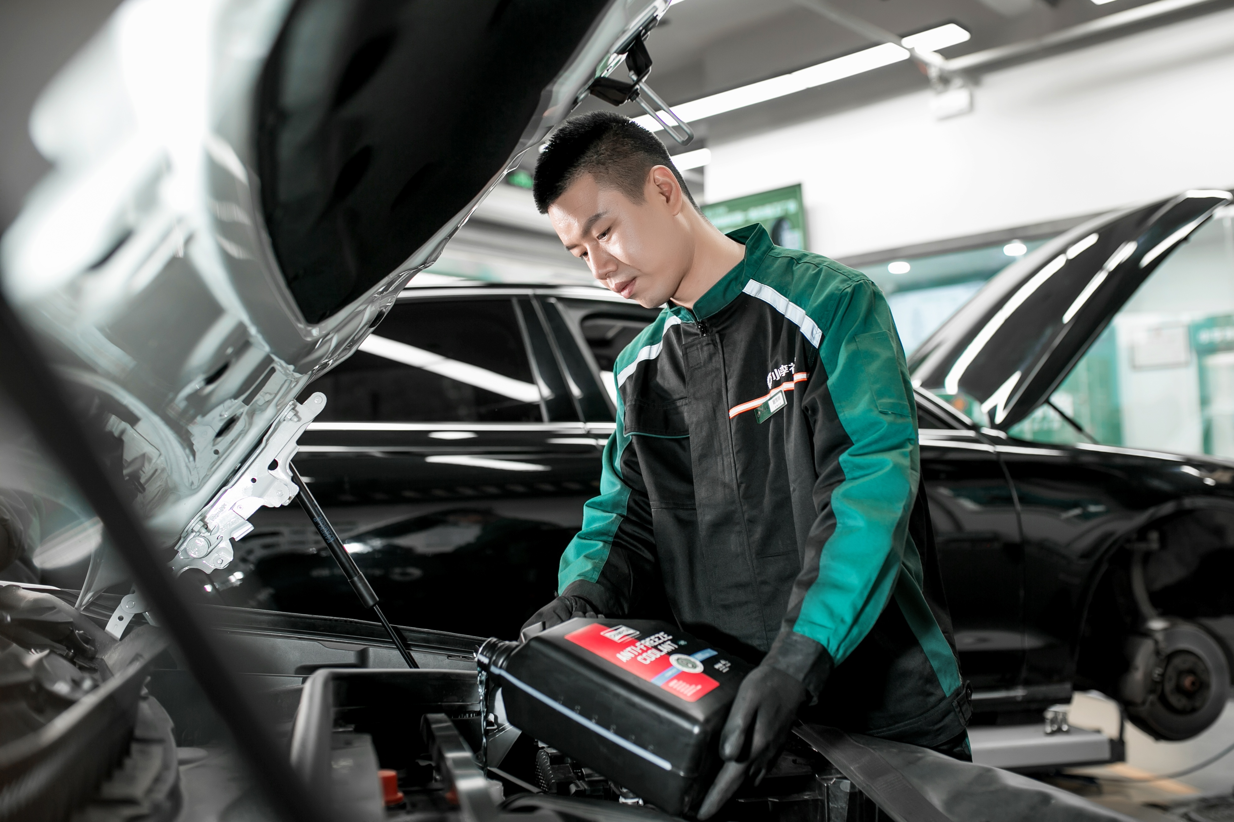 My car's antifreeze is running out too fast, why? iMedia