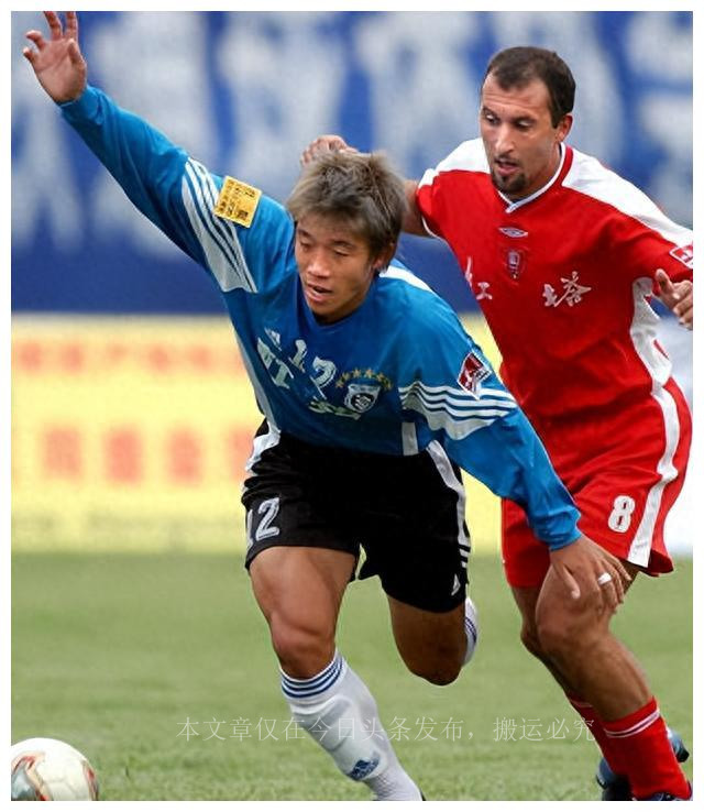 The downtrodden Dalian international! Divorced his wife and raised his