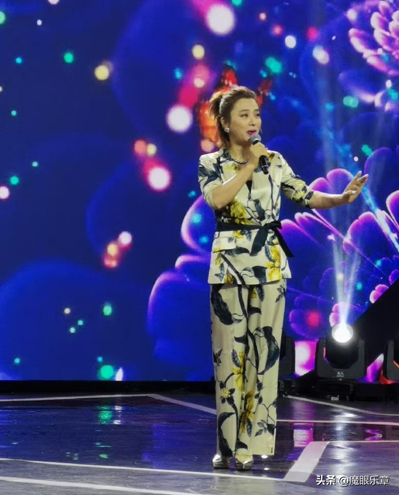 60-year-old Li Lingyu revealed on Dragon TV that she once loved ...