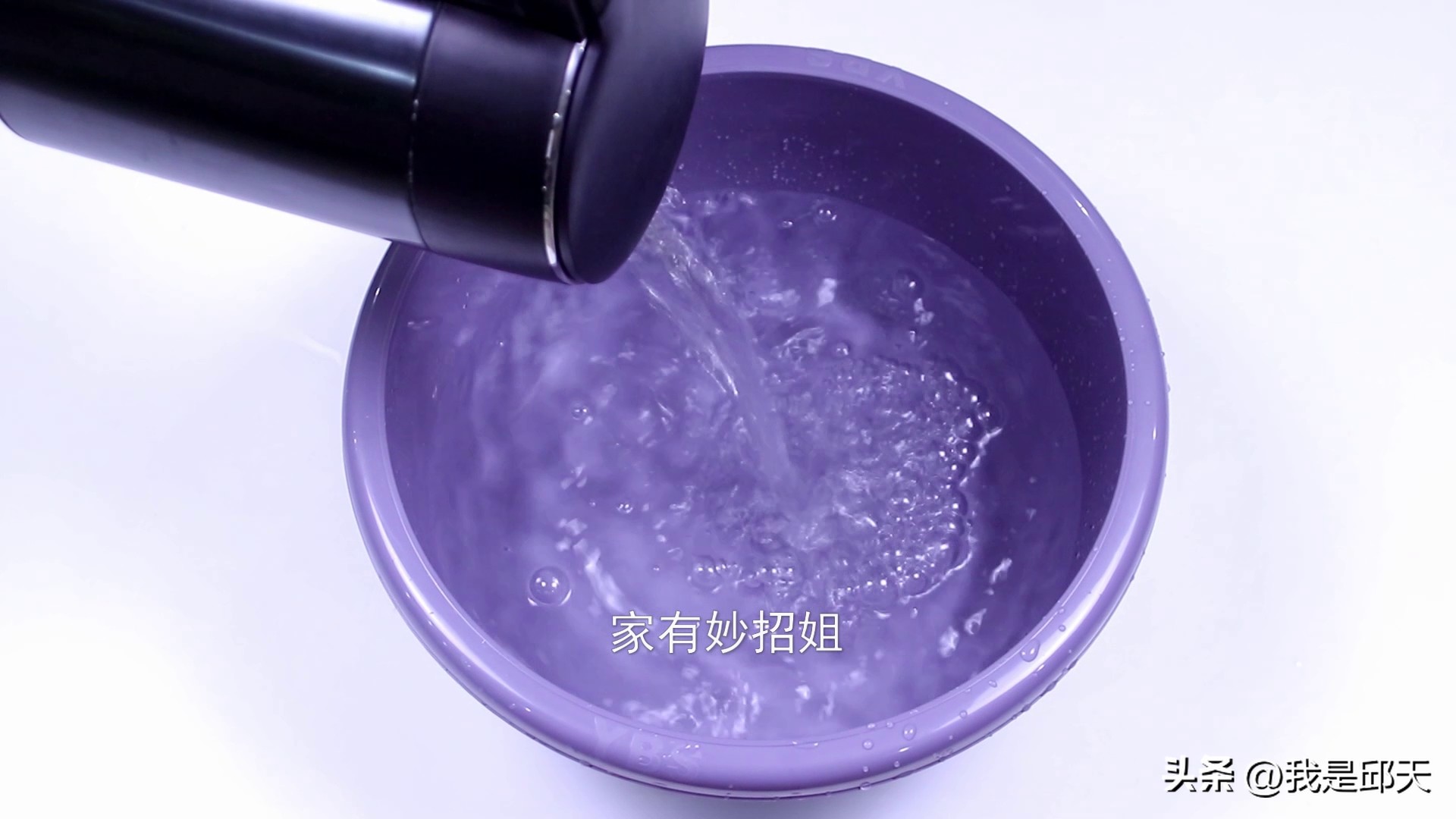 Mopping the floor with clear water is equivalent to mopping for nothing