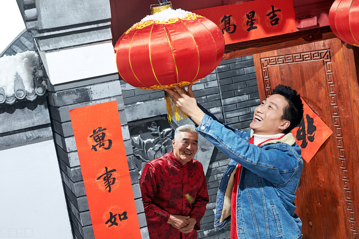 Song Xuan: Father's Spring Festival Couplets (outside one) - iNEWS