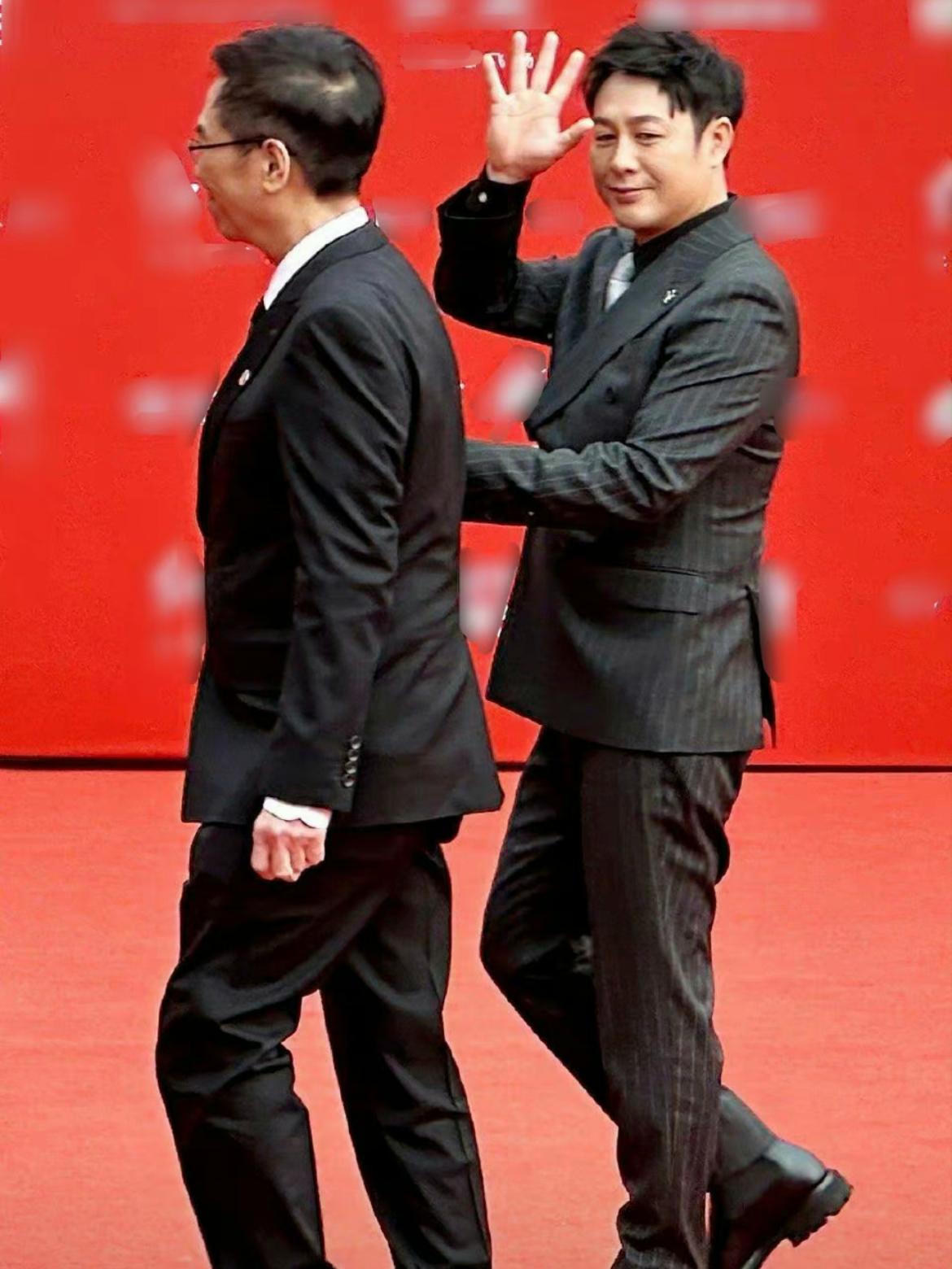 On the last day of April, 46-year-old Zhang Songwen sounded the "wake ...