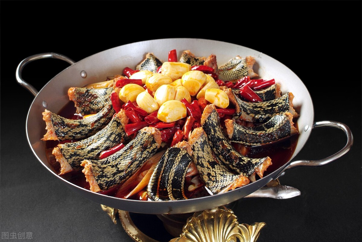 Why is venomous snake meat edible? iNEWS