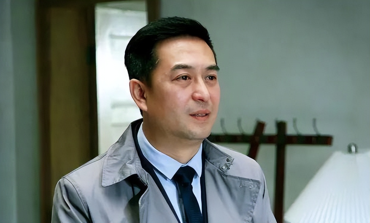53歲張嘉益:被前妻杜珺嫌棄「吃軟飯」,被再婚媳婦王海燕當成寶 - 資訊咖