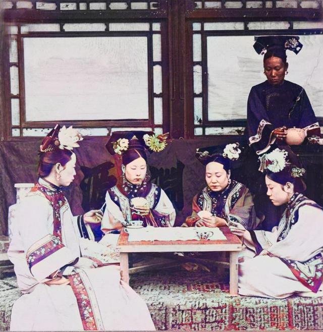 The roads of Beijing in the late Qing Dynasty were sparse, the poor ...