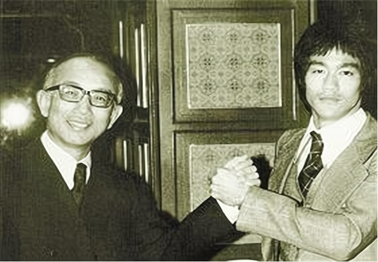 Li Lianjie's life, sober and self-disciplined - iNEWS