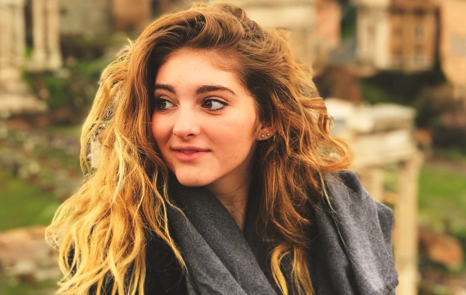 "The Hunger Games" actress Willow's privacy leaked, public private