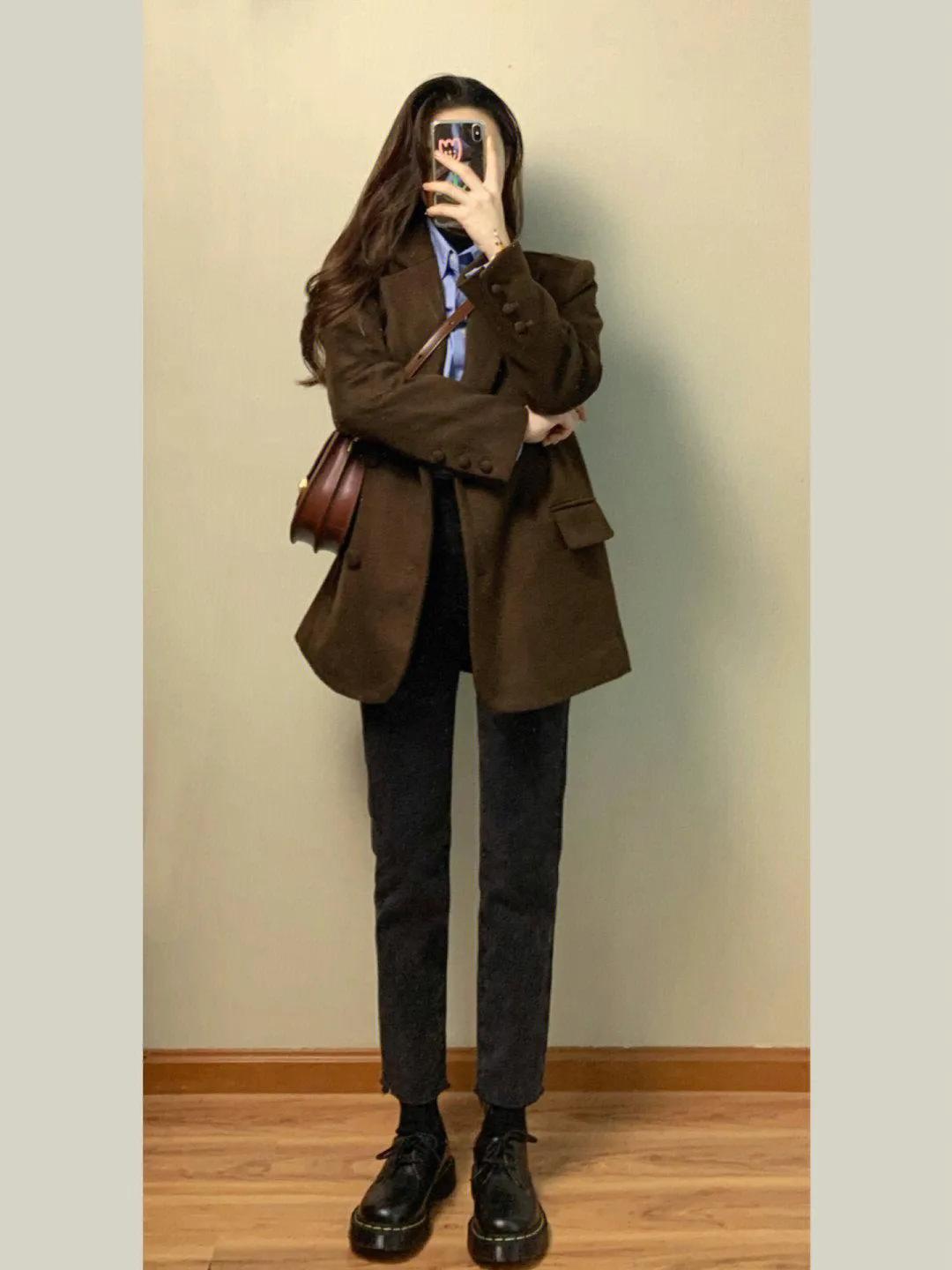 Blue shirt and coffeecolored suit basic Korean style layered wear iNEWS