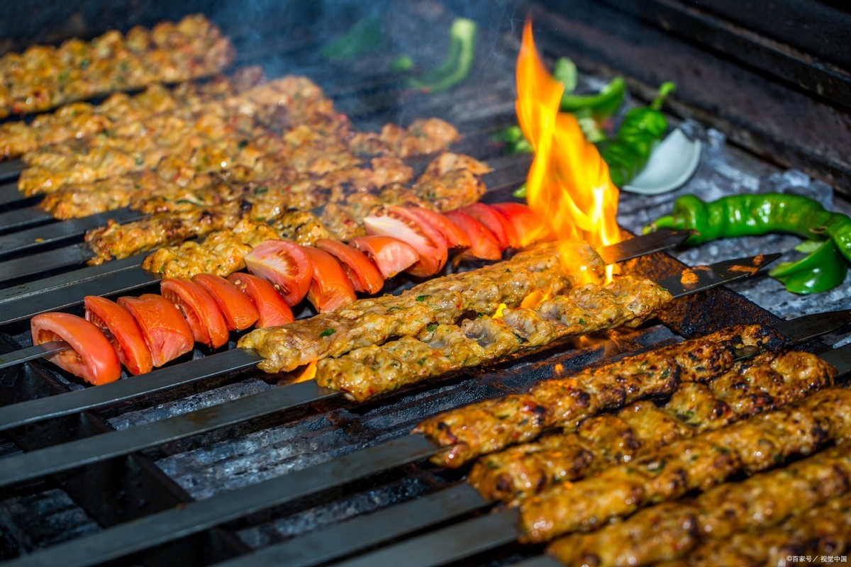 The woman had diarrhea and blood in the stool after barbecue, thinking it was acute