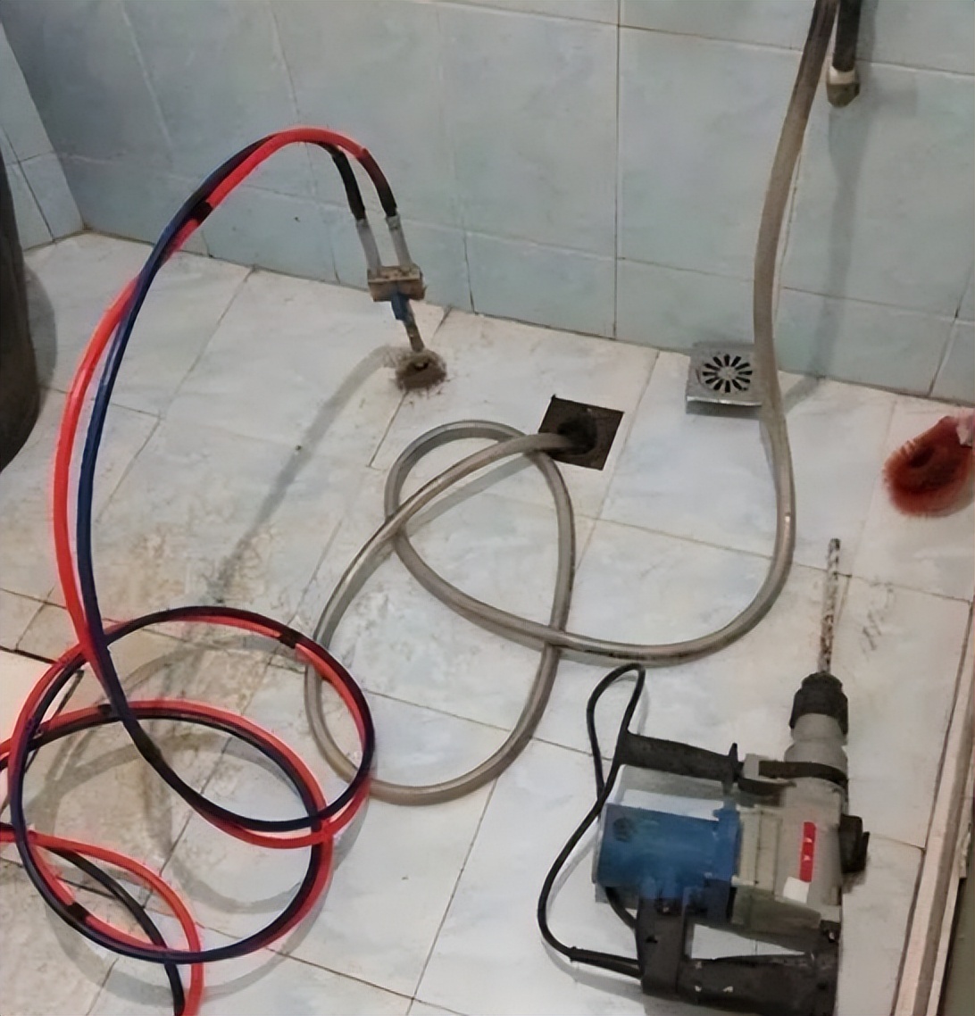 How to repair a leak in the bathroom?How much does a bathroom leak ...