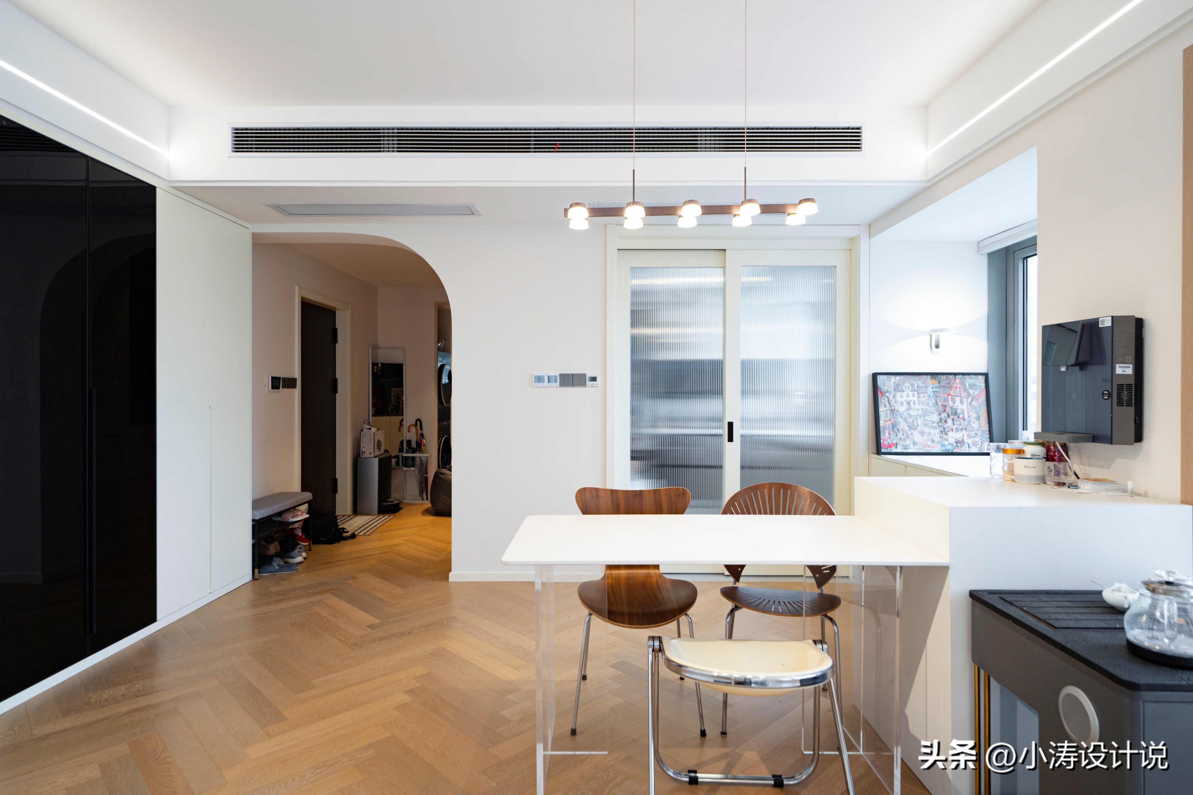 Sliding door VS swing door wardrobe, what are the advantages and