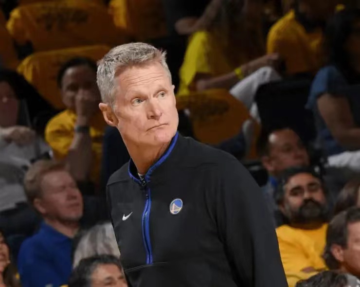 Black six success! Curry's 50+ is recorded in history, and Looney's ...