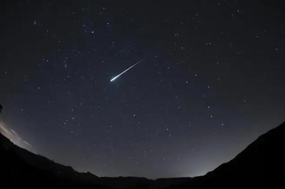 What is a meteor?The afterimage space of meteors, how is the meteor