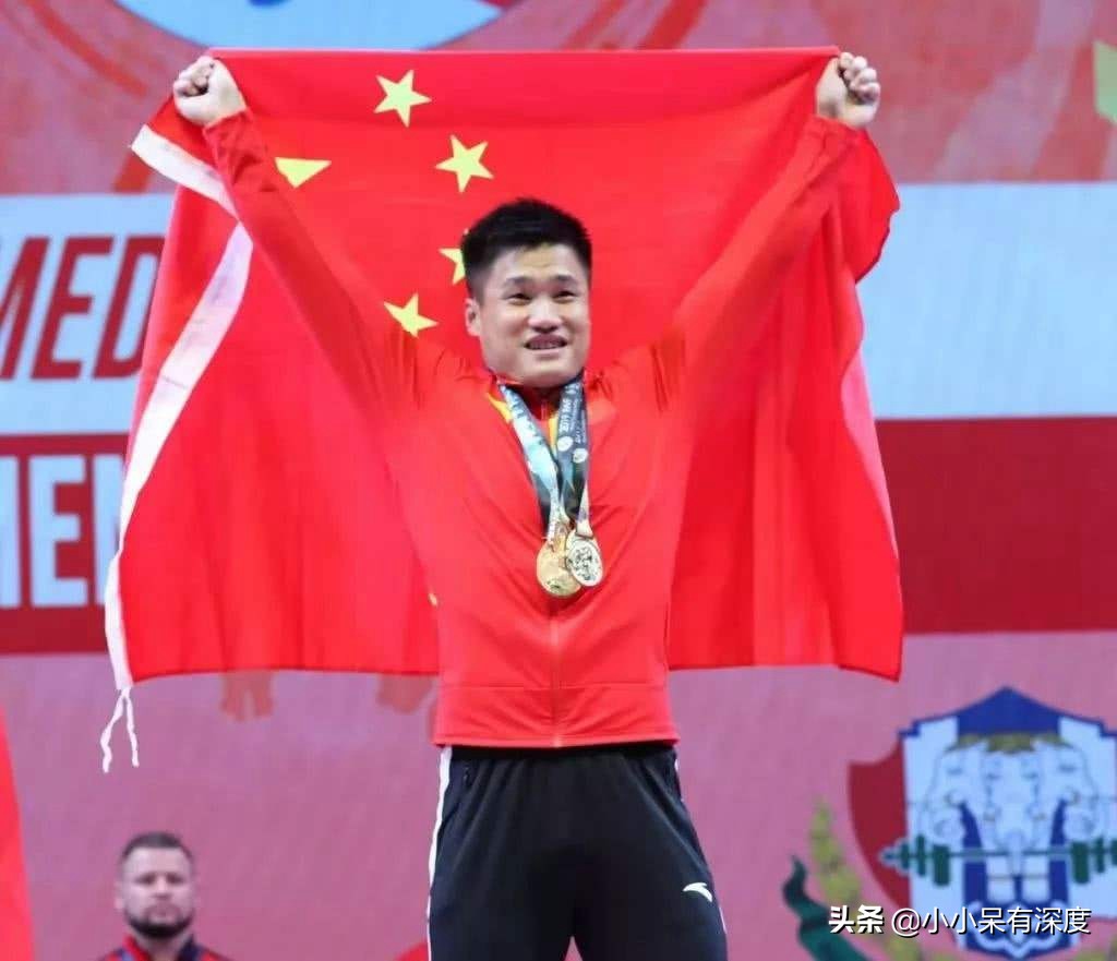 Olympic champion Lu Xiaojun, 37 years old, stood on the top of the Olympics, his wife was fair